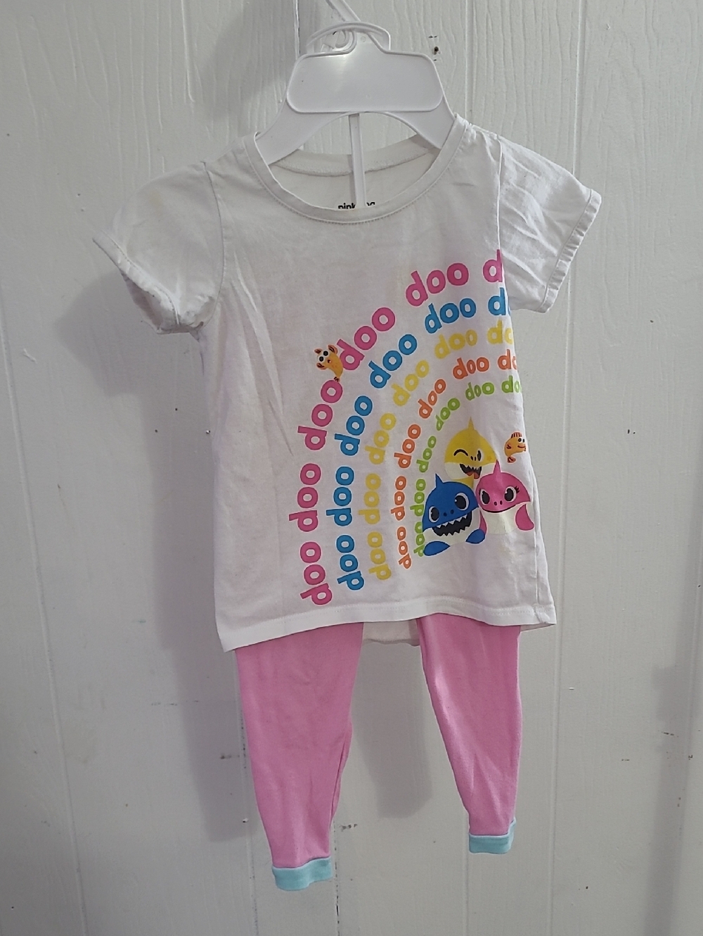 Pinkfong 4T Girls White & Pink Baby Shark Outfit ♻️ 5/$10 ♻️